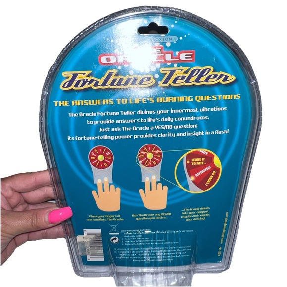 Vintage‎ The Oracle FORTUNE TELLER Electronic Handheld Game 2004 SEALED RARE New